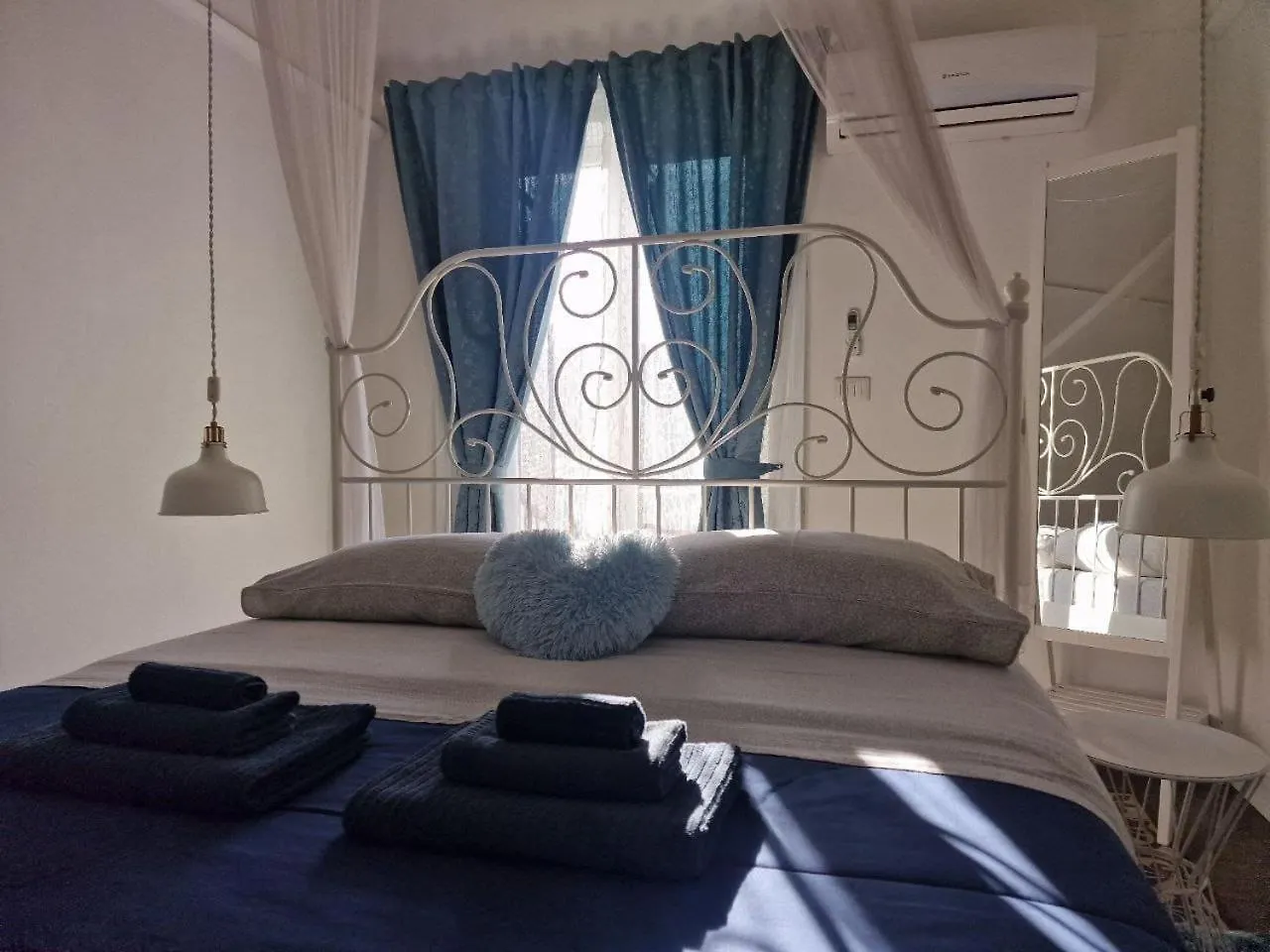 קטאניה Siculi Central Apartment 0*,  איטליה